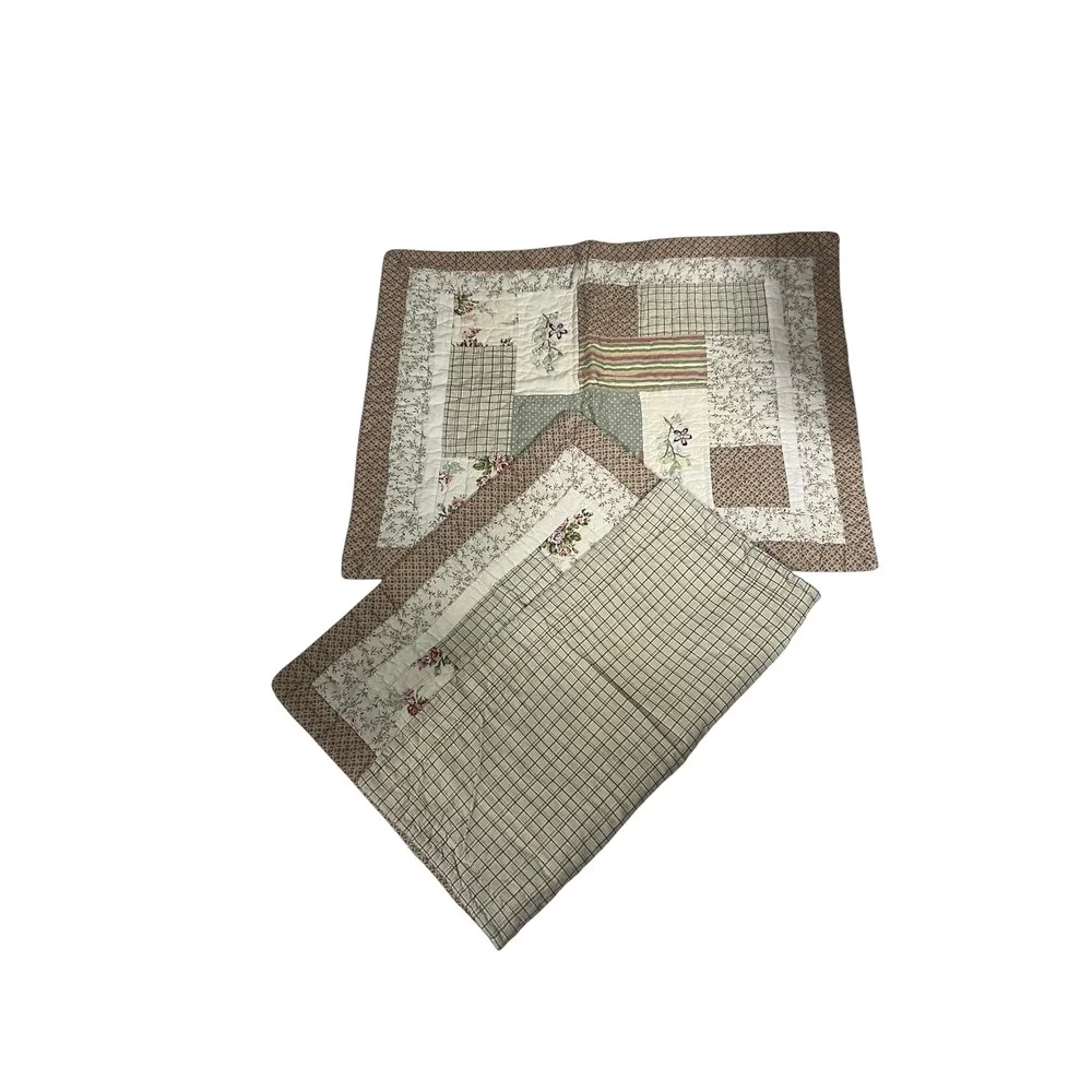 2 Vintage Country Farmhouse‎ Cottage Patchwork Floral & Plaid Pillow Shams